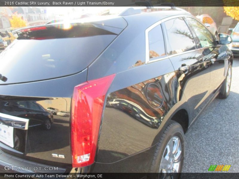 Black Raven / Light Titanium/Ebony 2016 Cadillac SRX Luxury