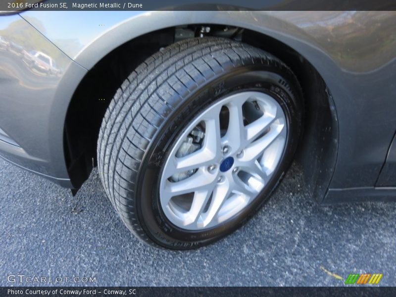 Magnetic Metallic / Dune 2016 Ford Fusion SE