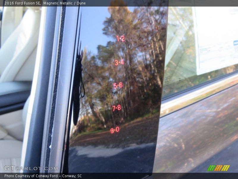 Magnetic Metallic / Dune 2016 Ford Fusion SE
