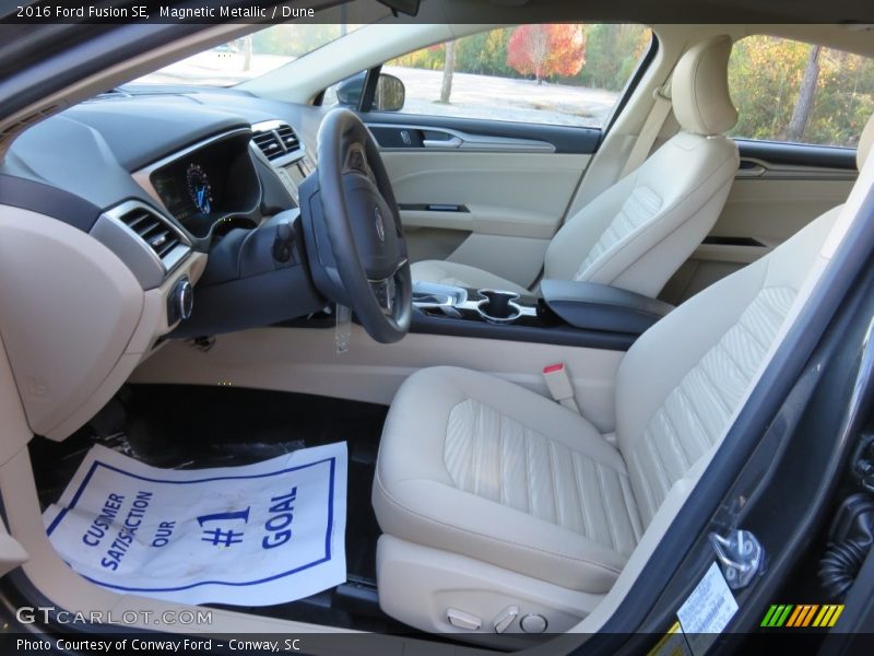 Front Seat of 2016 Fusion SE