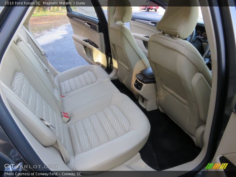 Magnetic Metallic / Dune 2016 Ford Fusion SE