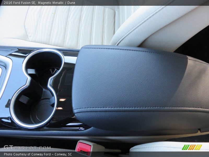 Magnetic Metallic / Dune 2016 Ford Fusion SE