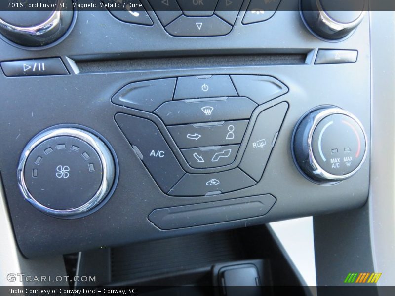 Magnetic Metallic / Dune 2016 Ford Fusion SE