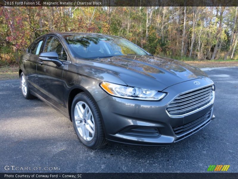 Magnetic Metallic / Charcoal Black 2016 Ford Fusion SE