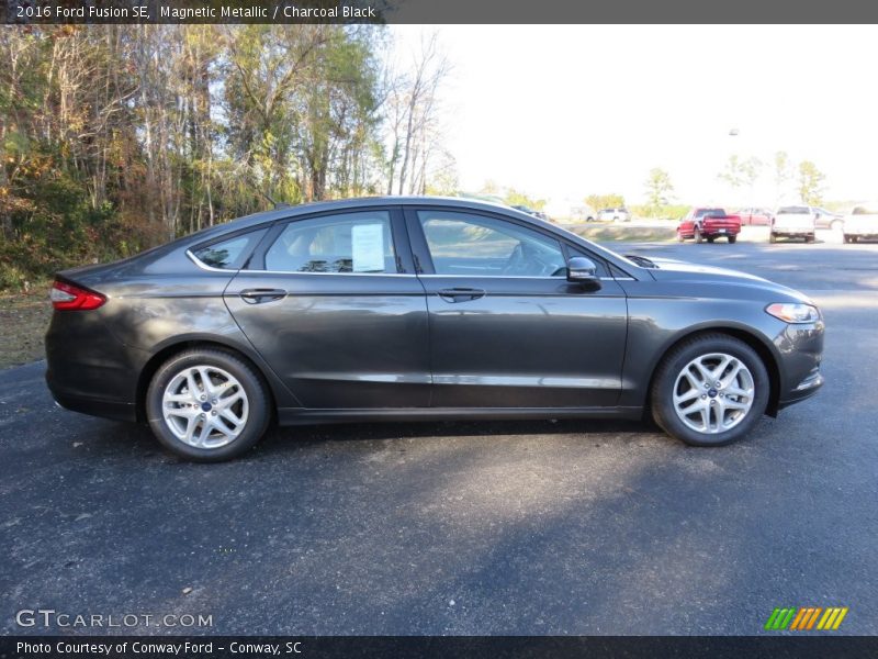 Magnetic Metallic / Charcoal Black 2016 Ford Fusion SE
