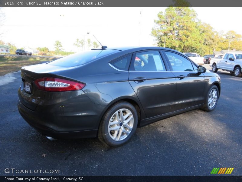Magnetic Metallic / Charcoal Black 2016 Ford Fusion SE