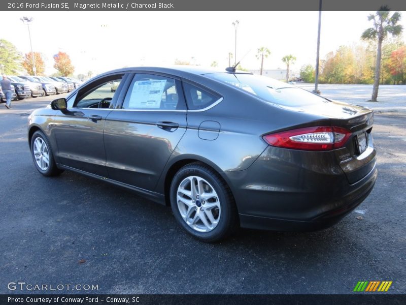 Magnetic Metallic / Charcoal Black 2016 Ford Fusion SE