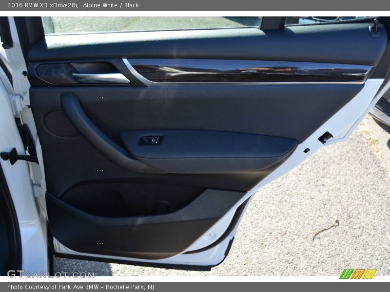 Alpine White / Black 2016 BMW X3 xDrive28i