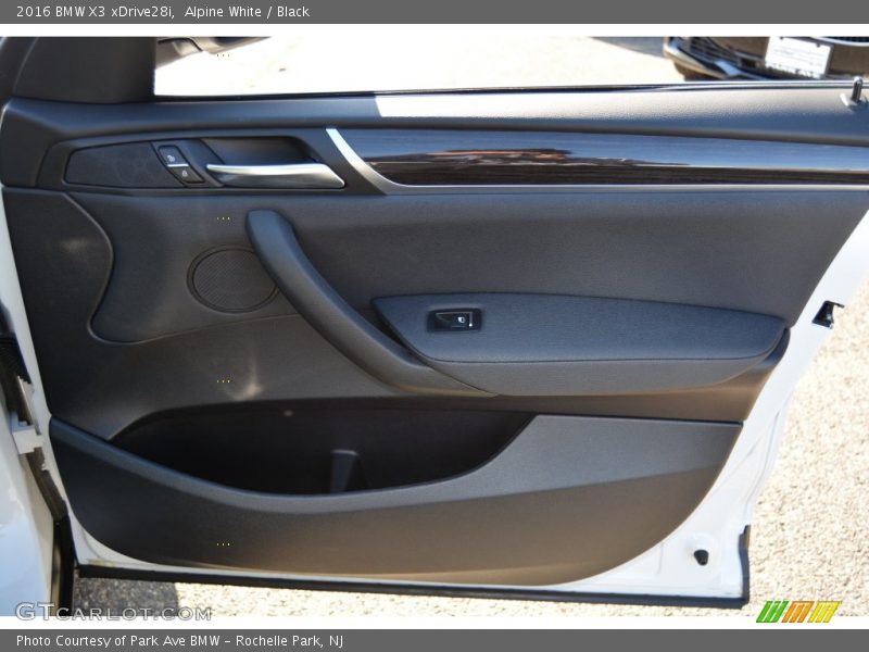 Alpine White / Black 2016 BMW X3 xDrive28i