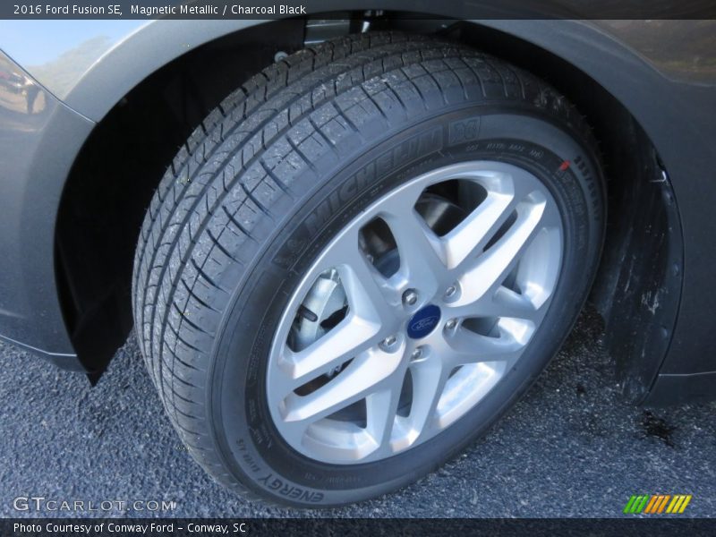 Magnetic Metallic / Charcoal Black 2016 Ford Fusion SE