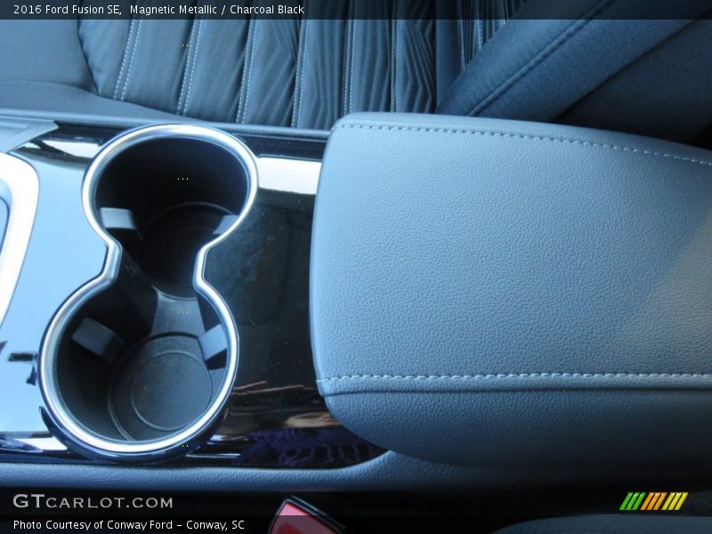 Magnetic Metallic / Charcoal Black 2016 Ford Fusion SE