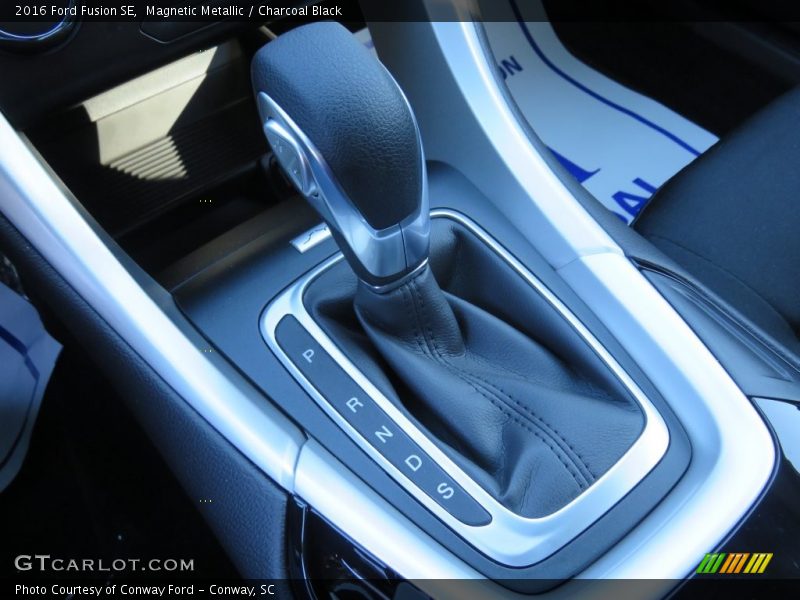 Magnetic Metallic / Charcoal Black 2016 Ford Fusion SE