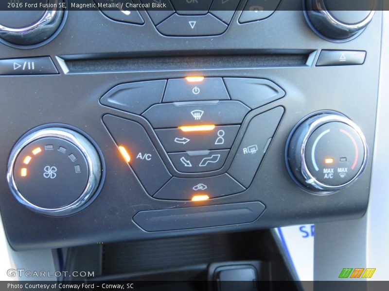 Magnetic Metallic / Charcoal Black 2016 Ford Fusion SE