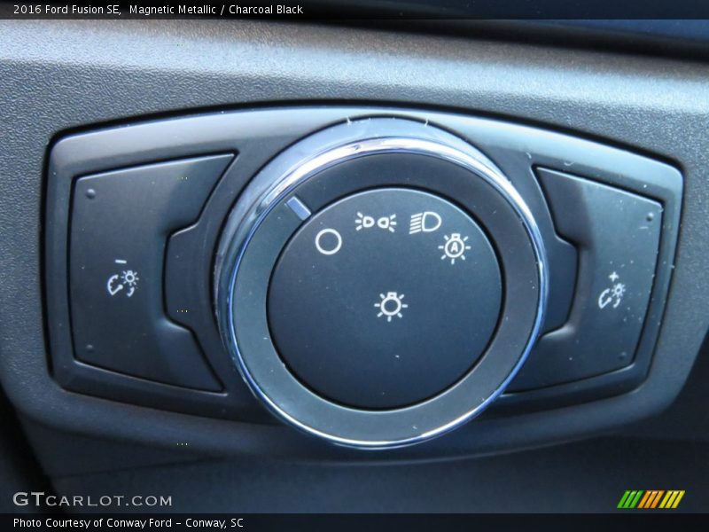 Magnetic Metallic / Charcoal Black 2016 Ford Fusion SE
