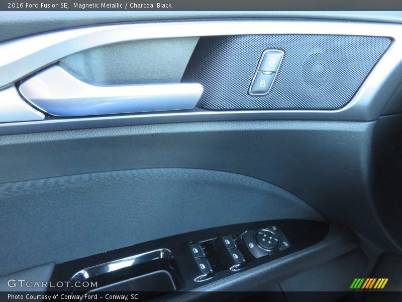 Magnetic Metallic / Charcoal Black 2016 Ford Fusion SE
