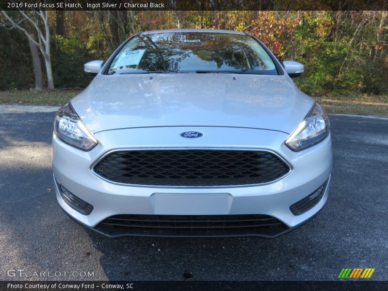 Ingot Silver / Charcoal Black 2016 Ford Focus SE Hatch