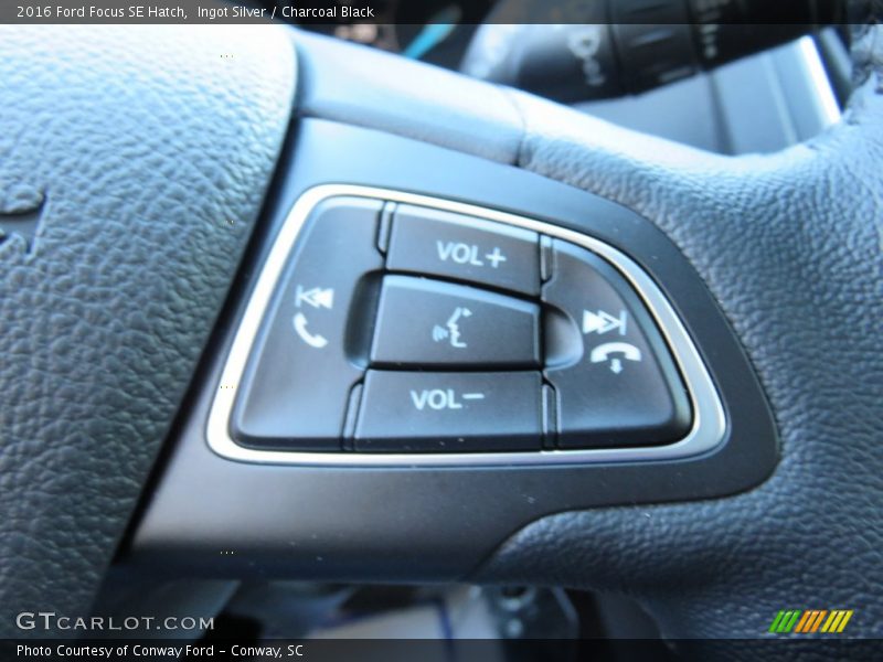 Ingot Silver / Charcoal Black 2016 Ford Focus SE Hatch