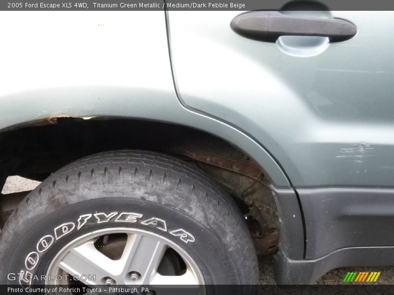 Titanium Green Metallic / Medium/Dark Pebble Beige 2005 Ford Escape XLS 4WD