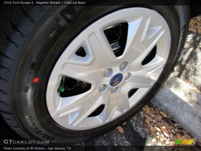 Magnetic Metallic / Charcoal Black 2016 Ford Escape S