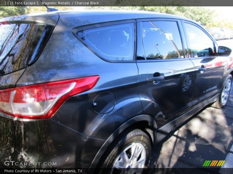 Magnetic Metallic / Charcoal Black 2016 Ford Escape S