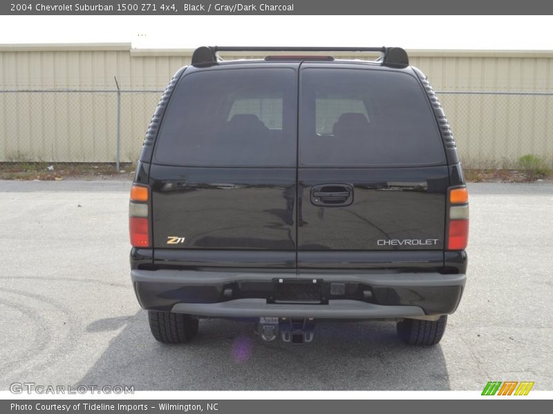 Black / Gray/Dark Charcoal 2004 Chevrolet Suburban 1500 Z71 4x4