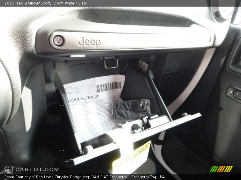 Bright White / Black 2016 Jeep Wrangler Sport