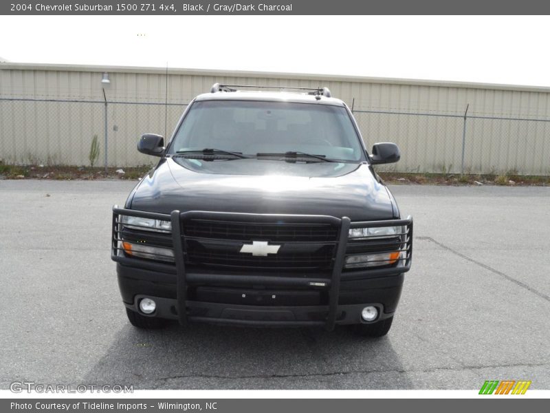 Black / Gray/Dark Charcoal 2004 Chevrolet Suburban 1500 Z71 4x4