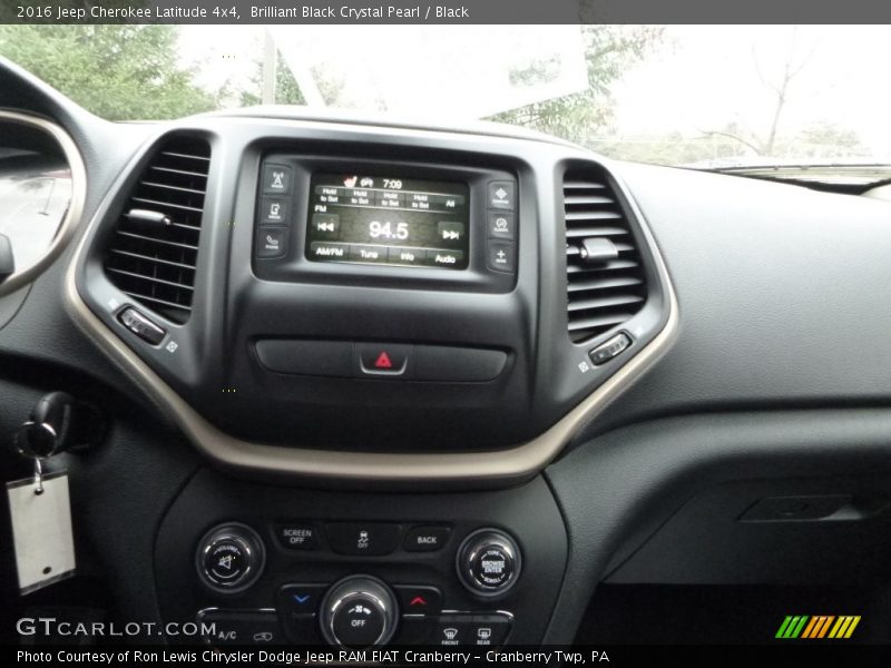 Brilliant Black Crystal Pearl / Black 2016 Jeep Cherokee Latitude 4x4