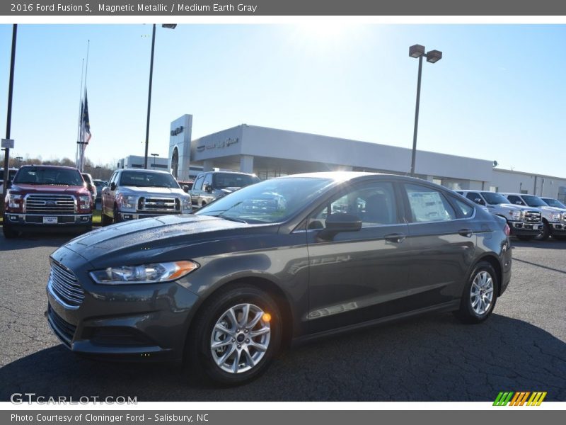 Magnetic Metallic / Medium Earth Gray 2016 Ford Fusion S