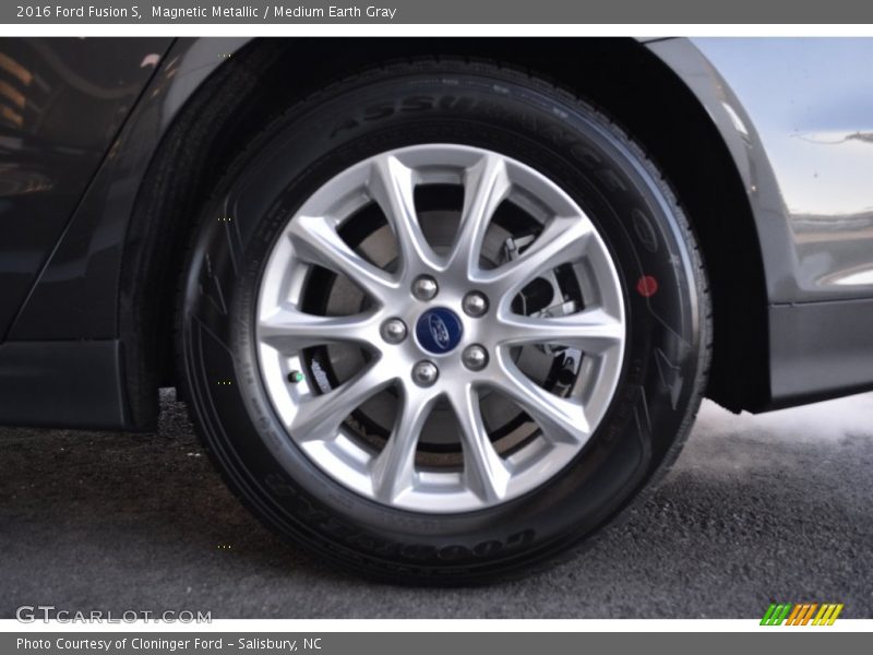Magnetic Metallic / Medium Earth Gray 2016 Ford Fusion S