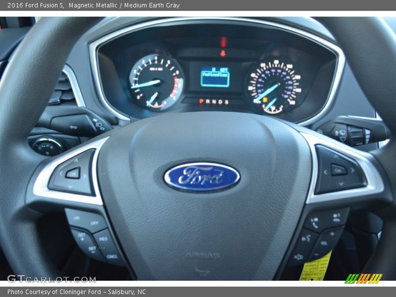 Magnetic Metallic / Medium Earth Gray 2016 Ford Fusion S