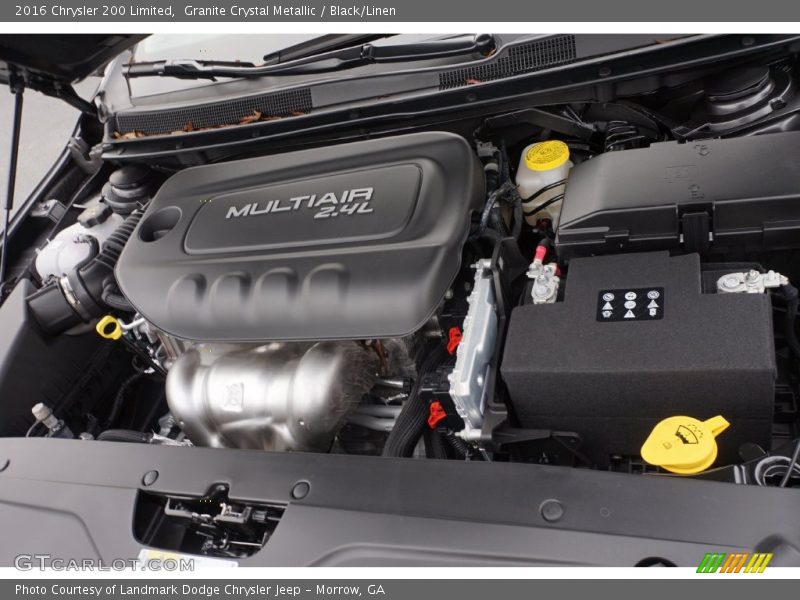 Granite Crystal Metallic / Black/Linen 2016 Chrysler 200 Limited