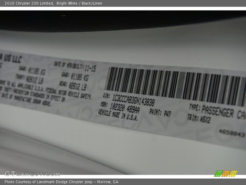Bright White / Black/Linen 2016 Chrysler 200 Limited