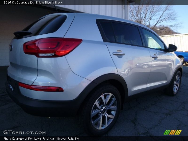 Bright Silver / Black 2016 Kia Sportage LX