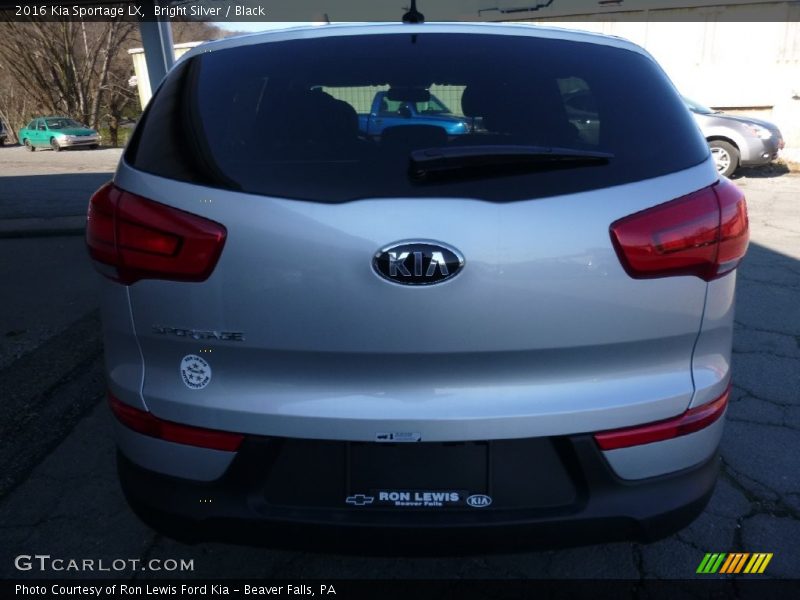 Bright Silver / Black 2016 Kia Sportage LX