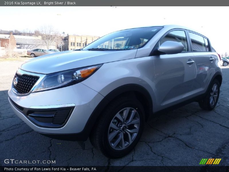 Bright Silver / Black 2016 Kia Sportage LX