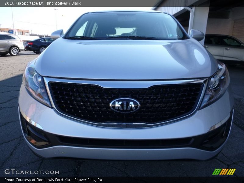 Bright Silver / Black 2016 Kia Sportage LX