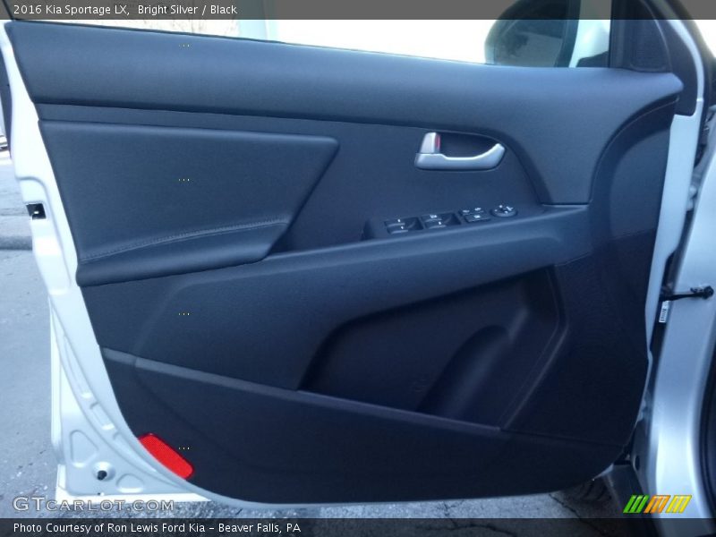 Bright Silver / Black 2016 Kia Sportage LX