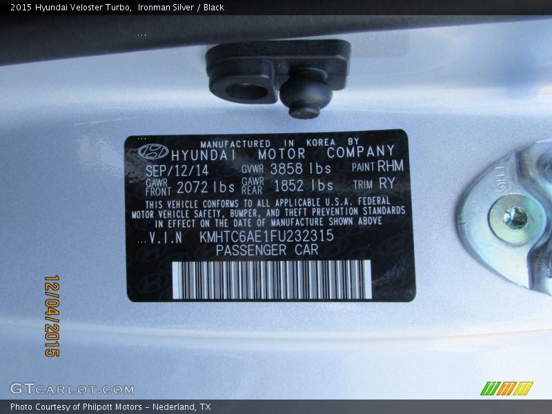 Ironman Silver / Black 2015 Hyundai Veloster Turbo