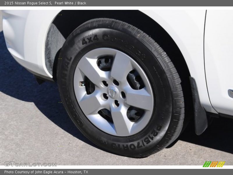 Pearl White / Black 2015 Nissan Rogue Select S