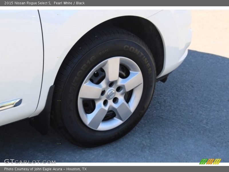 Pearl White / Black 2015 Nissan Rogue Select S