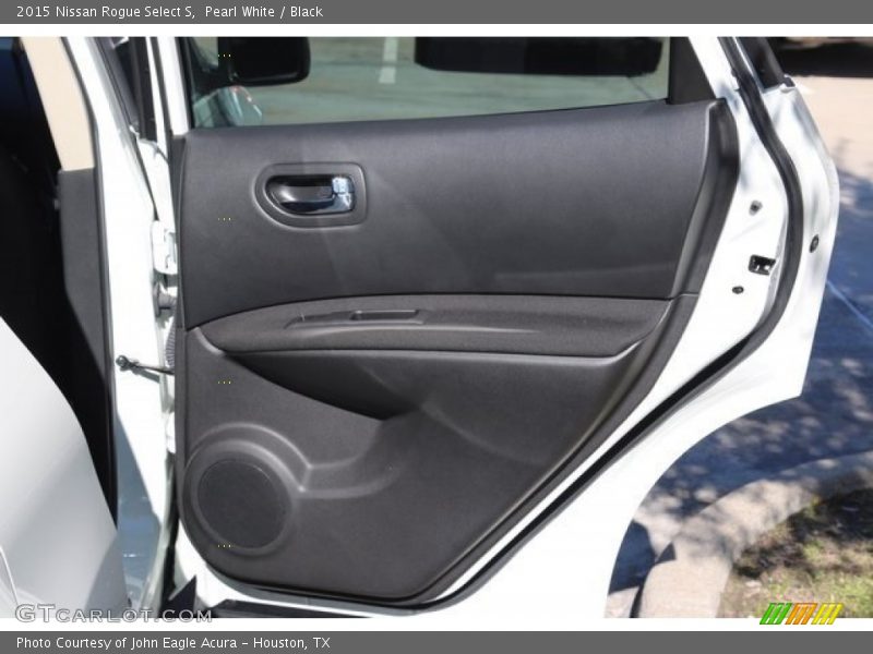 Pearl White / Black 2015 Nissan Rogue Select S