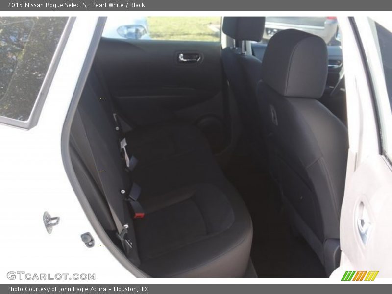 Pearl White / Black 2015 Nissan Rogue Select S