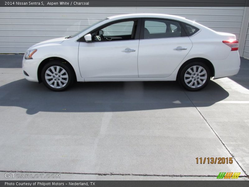 Aspen White / Charcoal 2014 Nissan Sentra S