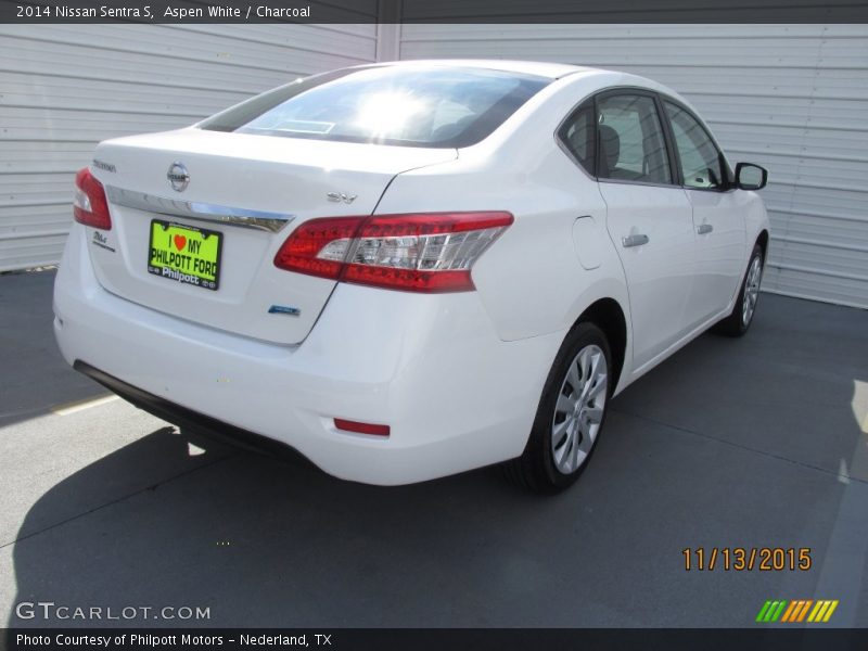 Aspen White / Charcoal 2014 Nissan Sentra S