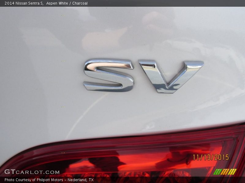 Aspen White / Charcoal 2014 Nissan Sentra S