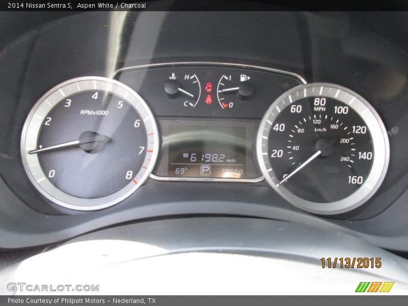 Aspen White / Charcoal 2014 Nissan Sentra S