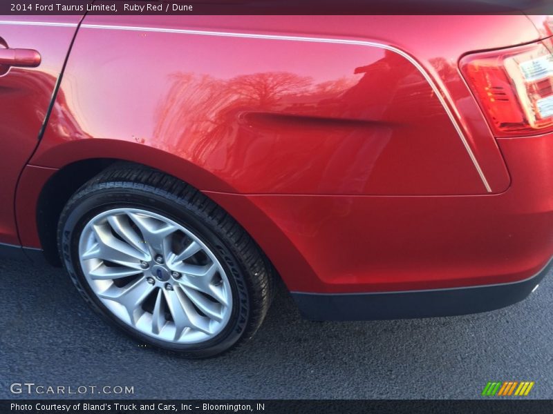 Ruby Red / Dune 2014 Ford Taurus Limited