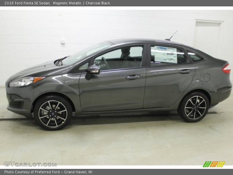 Magnetic Metallic / Charcoal Black 2016 Ford Fiesta SE Sedan