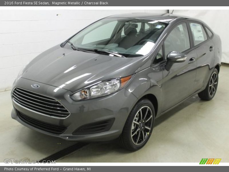 Magnetic Metallic / Charcoal Black 2016 Ford Fiesta SE Sedan
